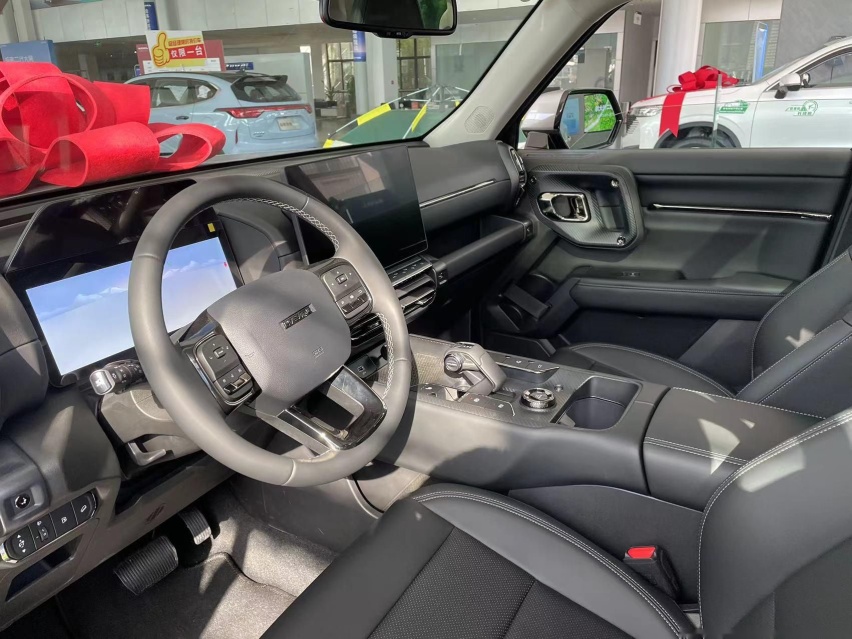 年轻人的轻越野SUV！哈弗二代大狗到店实拍，还有混动版