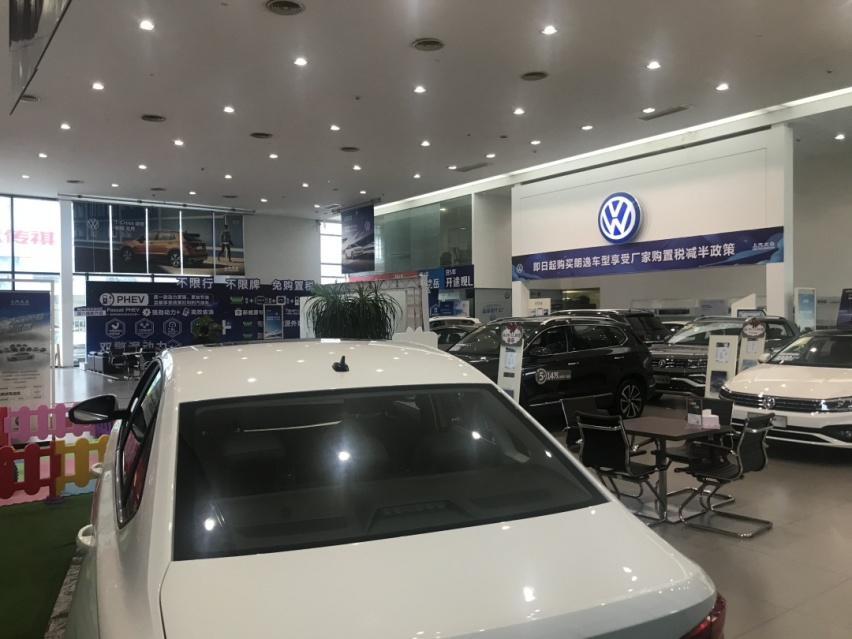 近期销量大跌，现在买车真能省一大笔钱吗？