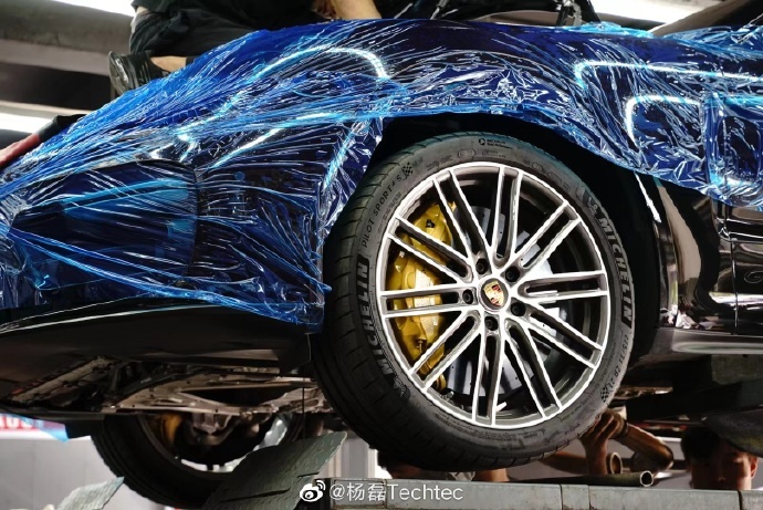 保时捷Panamera GTS改装Jbom天蝎排气+德国Techtec