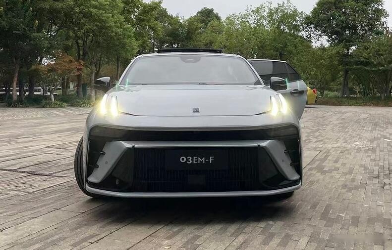新款领克03首发亮相 性能感十足 车机升级 推出燃油版和混动版