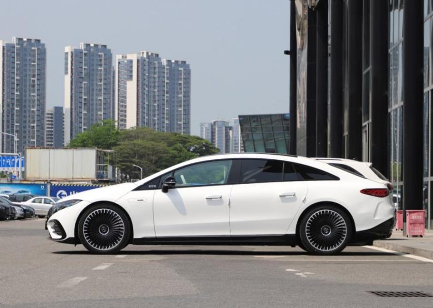 被特斯拉嘲笑的奔驰AMG EQS，推出了新车