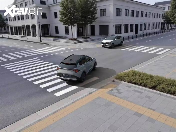 起亚狮铂拓界诚意上市,全国统一“焕新一口价”10.99万元起