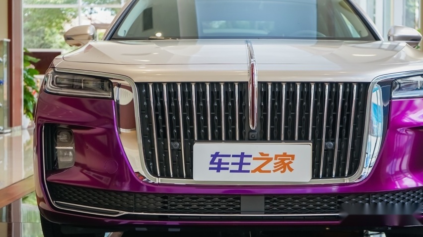 气场不输奔驰S级的国产轿车！红旗H9到店实拍详解
