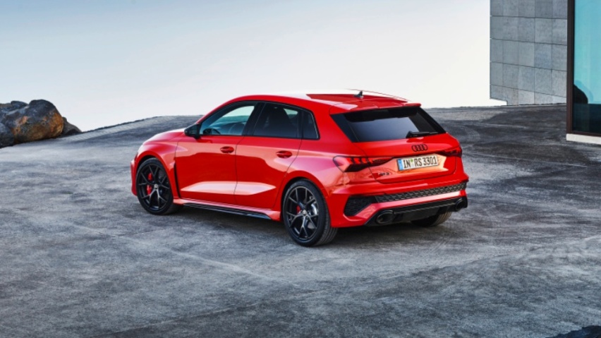 全新奥迪RS 3对AMG A 35 L:贵有贵的道理