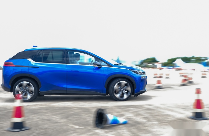 试驾17万起全新SUV 实力拔尖！不愧是广汽新能源最新力作
