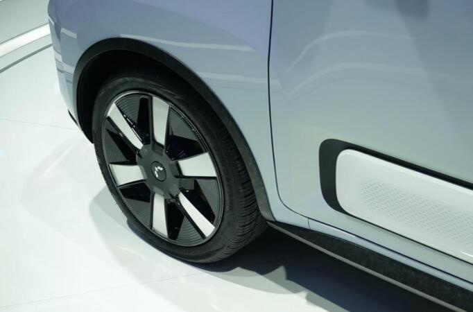 打造年轻人第一辆敞篷车 静态解析宏光MINI EV 敞篷版