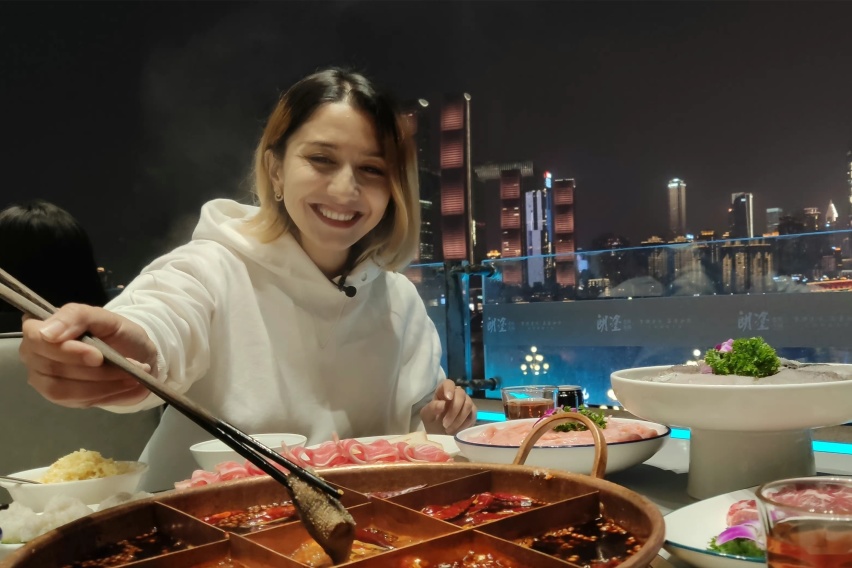 小姐姐和福特锐际畅游魔幻重庆，是什么让她彻底种草？