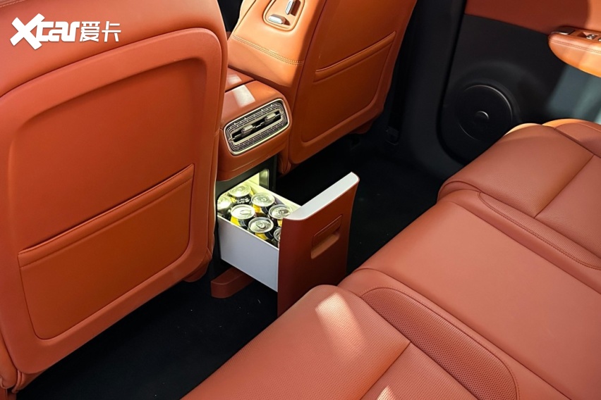 1763214802662443.jpg 红旗HS6 PHEV开启预售 预售先享价17.88万元起