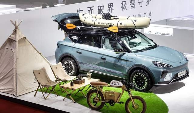 把“森林氧吧”搬到上海车展，这家车企有些“不务正业”？