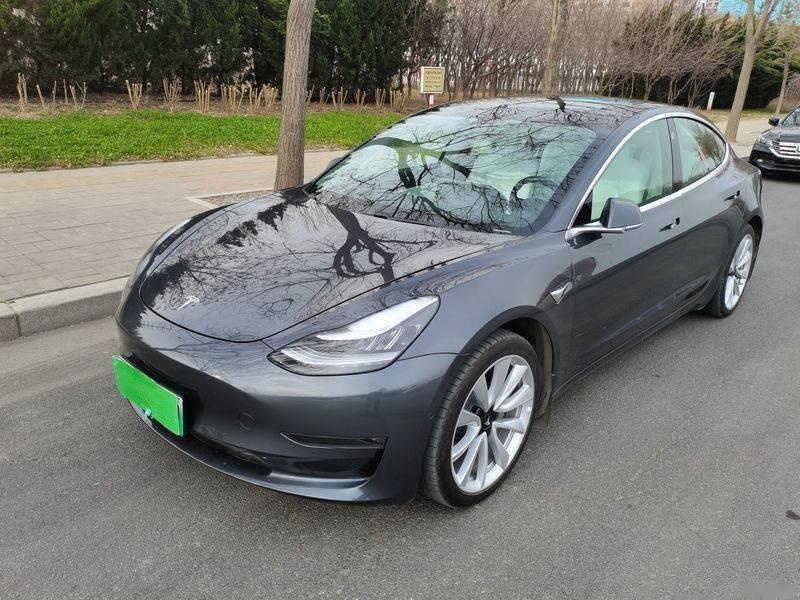 开完了特斯拉Model 3，再开宝马i3，才知道两者差距到底有多大