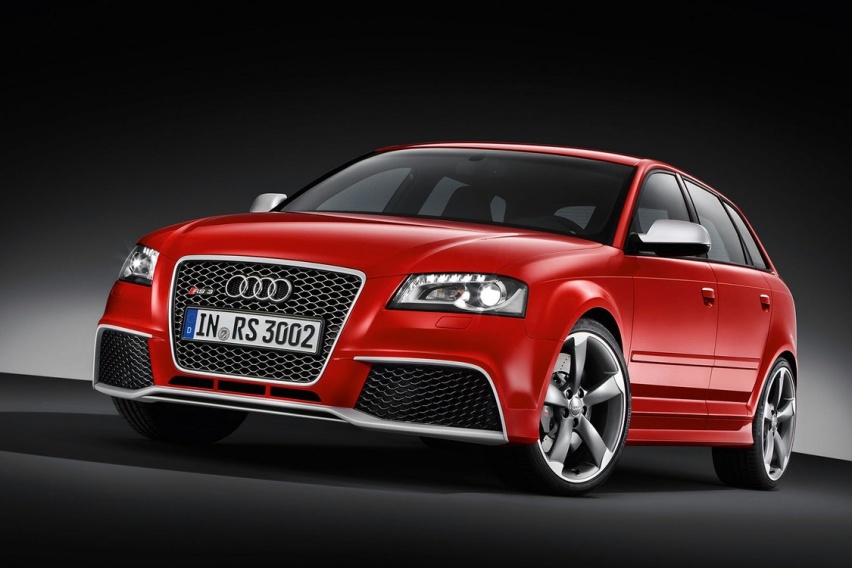 2011 年，第一代 RS 3 正式发布，2.5 的直列 5 缸发动机，340PS 最大马力，同样为 Haldex Traction 式 Quattro四驱系统