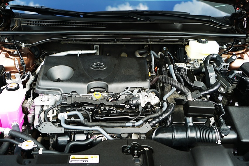 首搭2.4T双擎系统 试驾丰田皇冠 SportCross