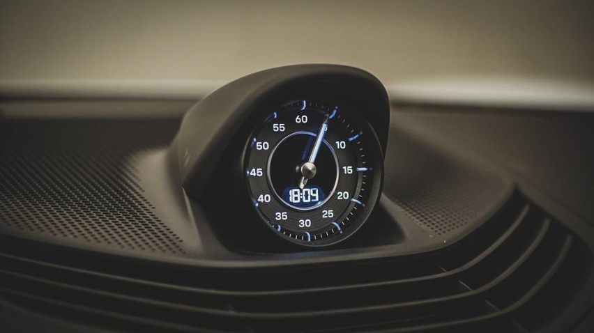 实拍！保时捷Taycan Turbo S，将科技武装到牙齿！