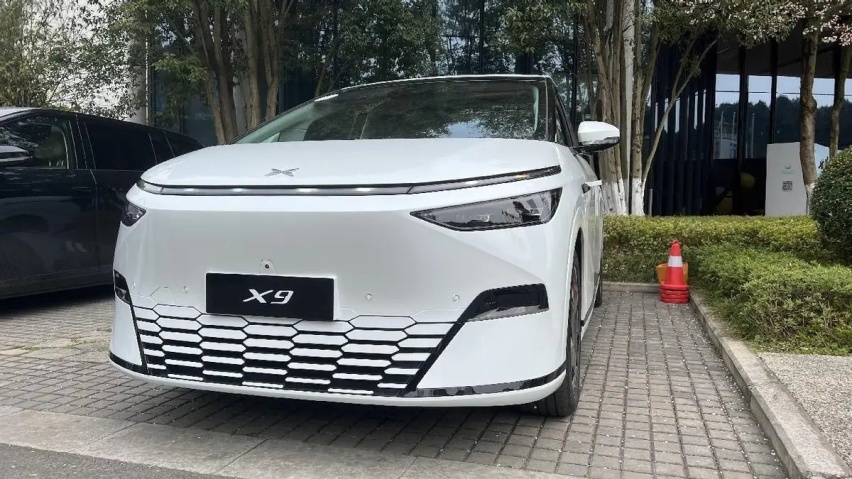 试驾小鹏X9，乘坐驾驶皆愉悦，不愧MEGA平替
