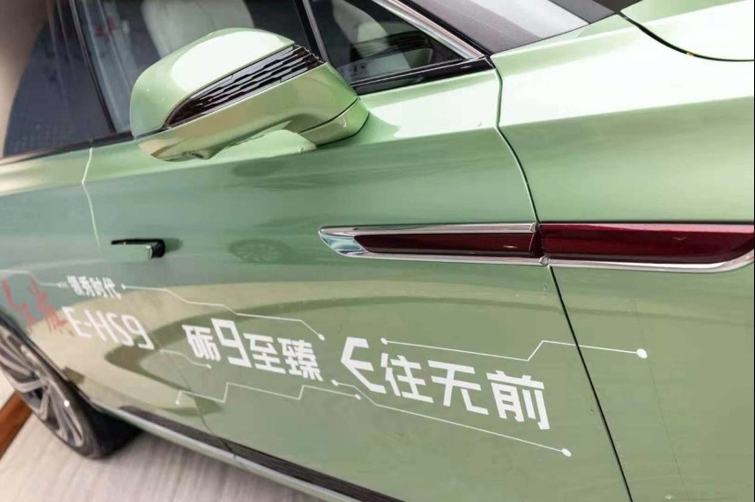 红旗E-HS9到店实拍：气场不输迈巴赫，重新定义豪华品牌