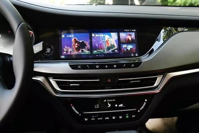 1.4T-CS35PLUS:外观内饰有微调，7速DCT变速箱