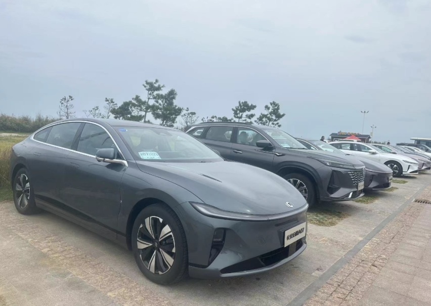 试驾长安启源A07,其实汽车可以这样体贴又温暖