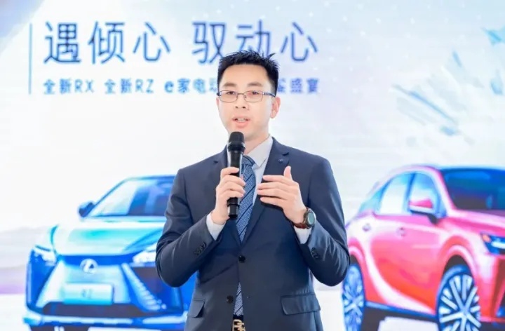 第五代RX到店，原来雷克萨斯也可以这么卷？