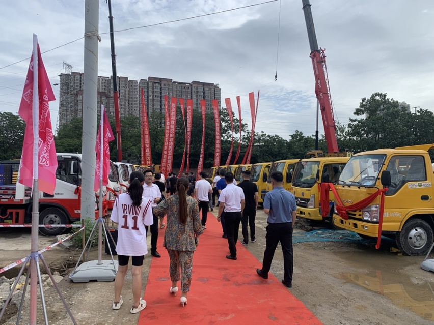 专业清障车在陕获授权 陕西中福盛源汽车盛大开业​