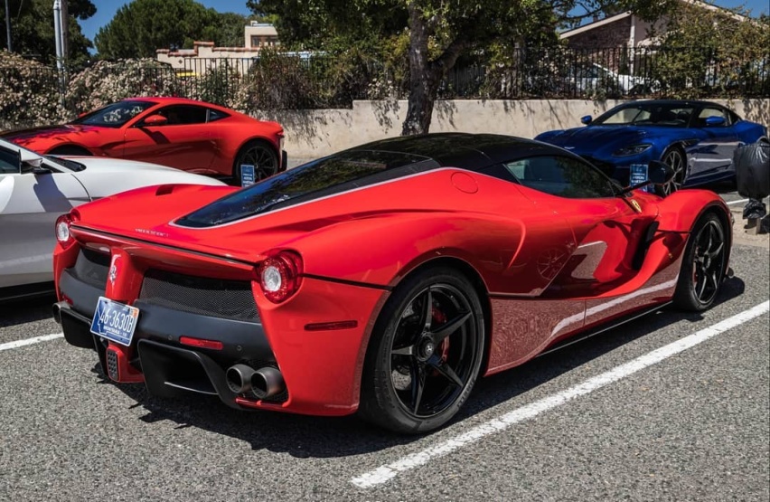 法拉利LaFerrari实车 修长硬朗的设计