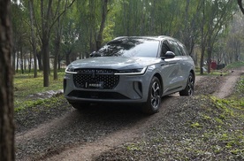 豪华SUV横评：试完 6 大场景，我选了 “不偏科” 的航海家