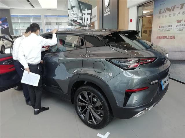 探店长安UNI-T：12.59万中配车型在重庆最好卖
