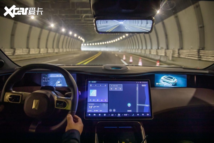 秒变老司机?华为智驾系统加持,深度体验阿维塔11