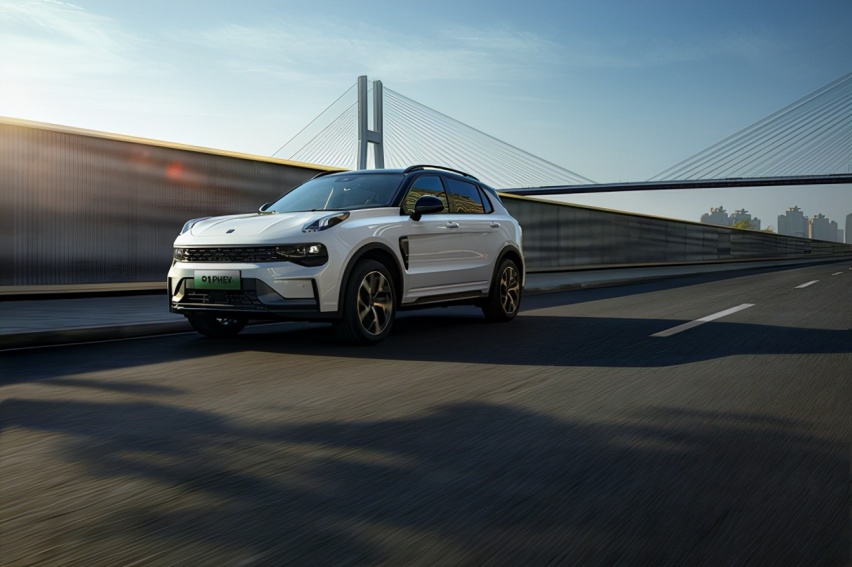 领克01 PHEV Plus售价19.77万 不到20万的插混能抢得过比亚迪吗？