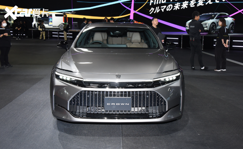 竞争奥迪A6L 丰田全新皇冠Sedan 上市 售29.9万起