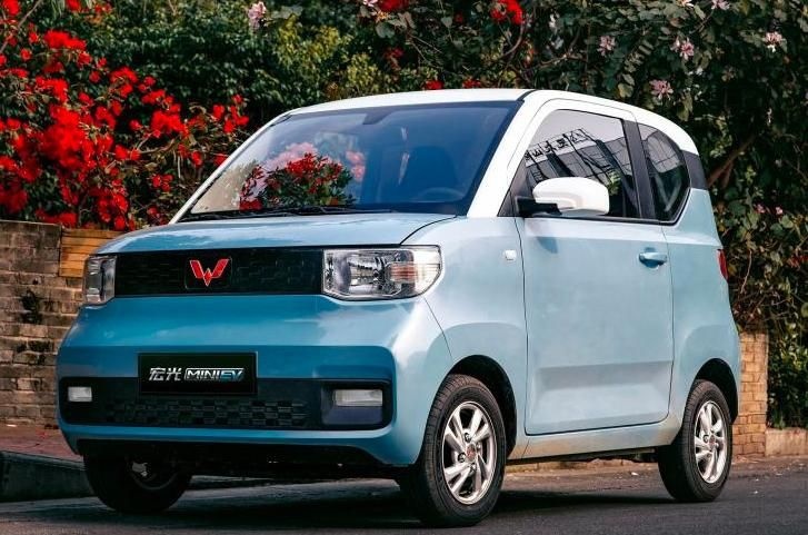 五菱宏光MINI EV撞上奔驰GLE，碰撞结果让人意外