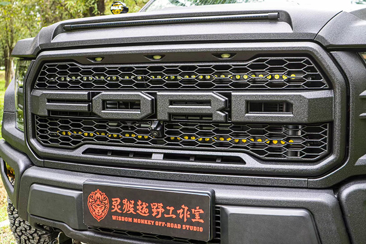 福特F-150LTD全车改装猛禽外观，整车定制喷涂汽车防爆装甲漆效果