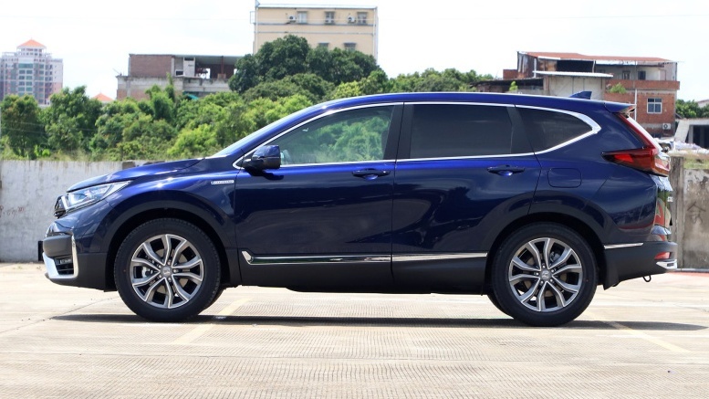 百公里油耗4.88L，领克01 EM-F对比本田CR-V，谁更值？