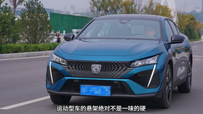 【标致408X长测33】什么是运动？开过标致408X之后，你就知道了！