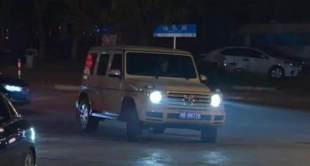 盘点热门电视剧《狂飙》里不差钱的大佬们都开什么车？奔驰、宝马最受欢迎