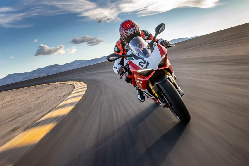 杜卡迪性能公升级跑车，Panigale V2 Bayliss纪念版详解