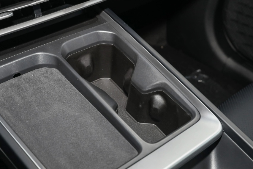 10万级纯电SUV，轴距2700mm，续航501km，哪吒X值得买吗？