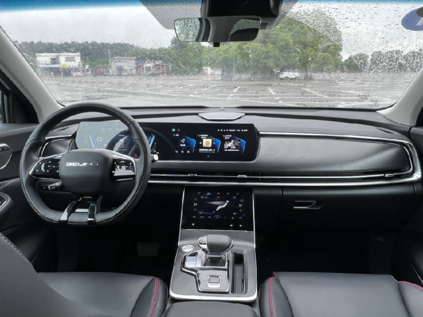 适合都市家庭生活的十万级SUV 试驾北京新X7