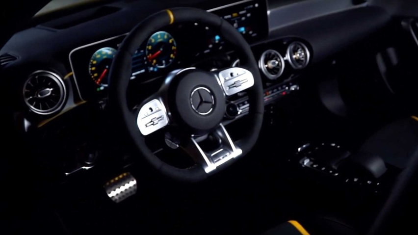 奔驰AMG A45 S拿下纽北，成绩7分48秒，超宝马M4