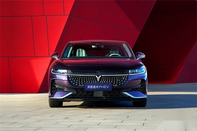 中国豪华新境界！岚图追光PHEV 25.28万起正式上市