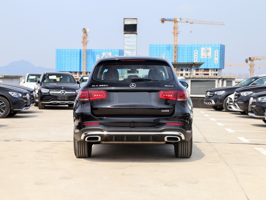 奔驰GLC还是特斯拉Model Y？中型SUV到底怎么选