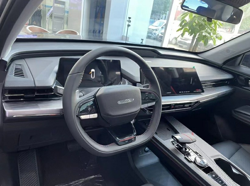高颜值智能新车，长安欧尚Z6闪耀登场！