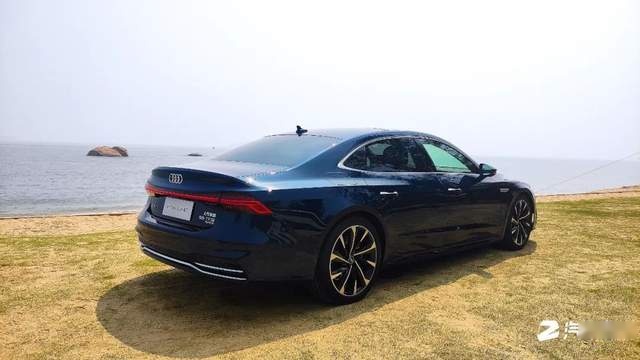 5.6秒破百、3.0T V6引擎的魅力，深入试驾奥迪A7L