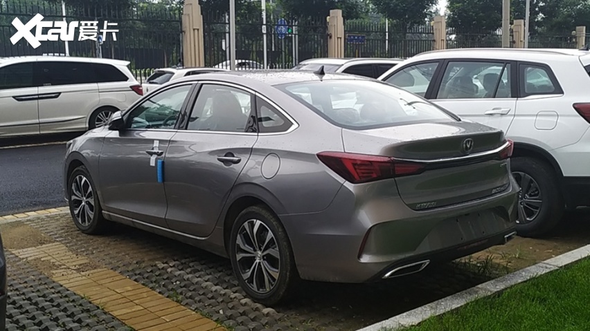 真实购车：长安逸动优惠6千还要等，女人买车真不一样？