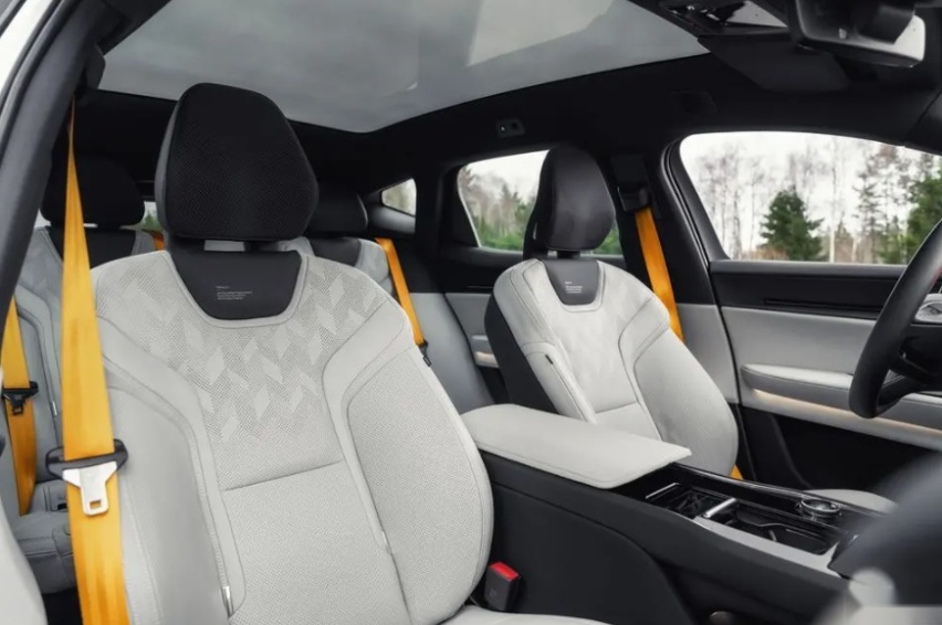 极星 Polestar 3实拍图发布，设计个性高级，交付恐怕要等