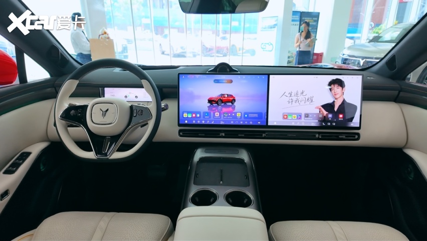 2239万元起！岚图追光S上市：实用、运动不矛盾(图3)