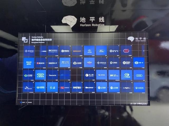 不用新车也抢镜，这些展台值得看｜上海车展