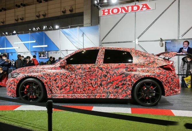 2.0T+6MT 原厂大尾翼+三出排气 平民性能钢炮本田思域TYPE R 20日首发