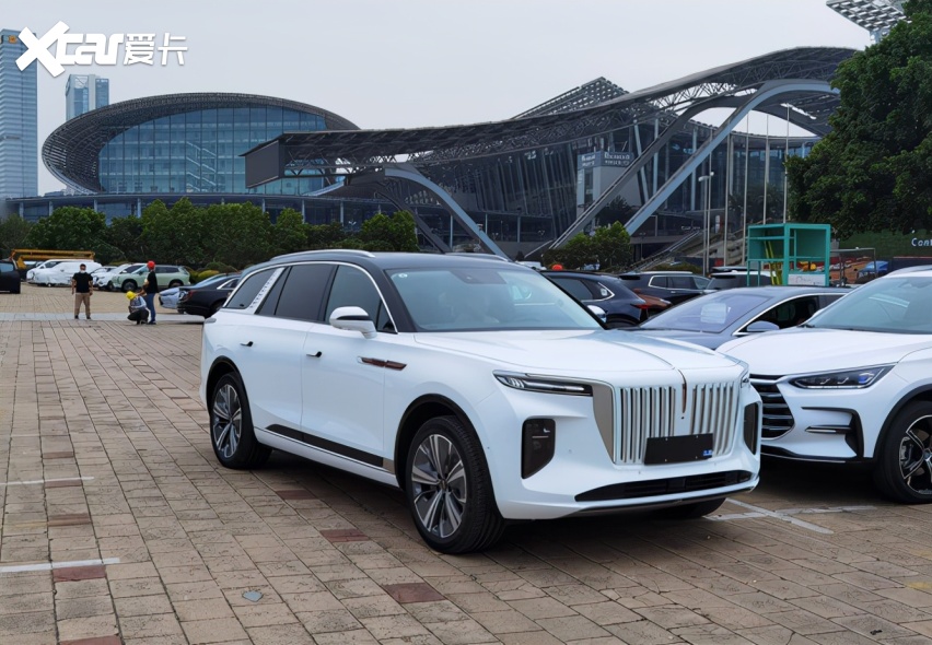 探馆｜霸气外漏 新款红旗E-HS9实车曝光 广州车展上市