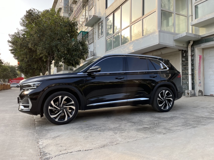 吉利星越L实力碾压RAV4荣放，合资车该靠边站了