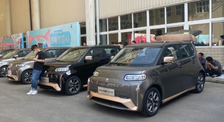 或7万起，原厂改装欧拉白猫新车型消息，个性外观很带感